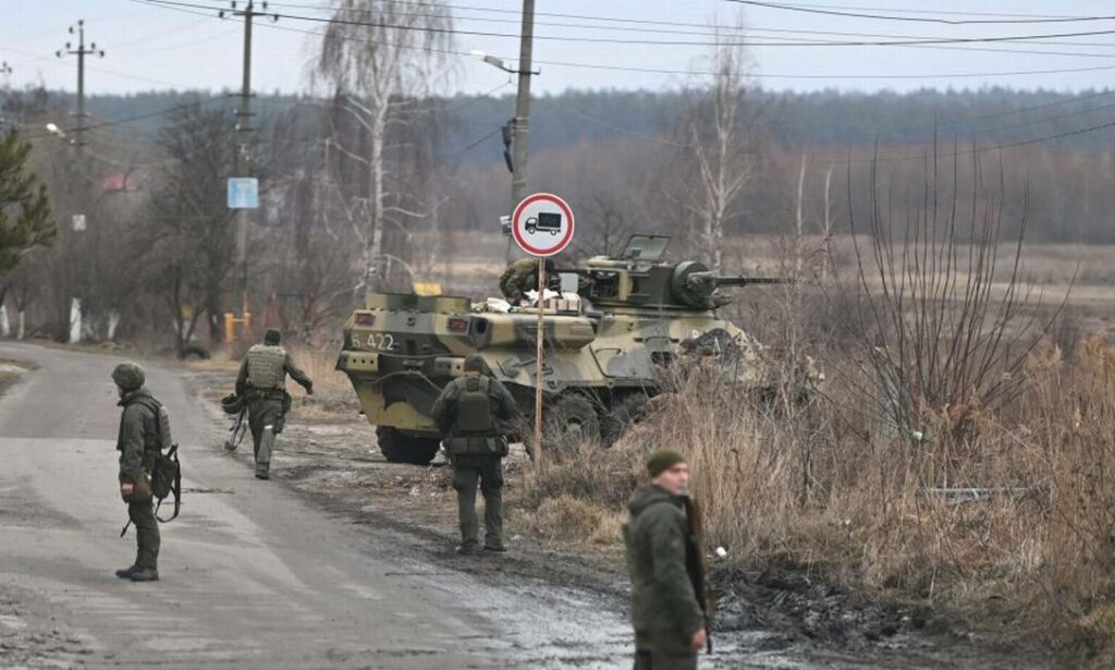 Invasão russa na Ucrânia é por terra, mar e ar