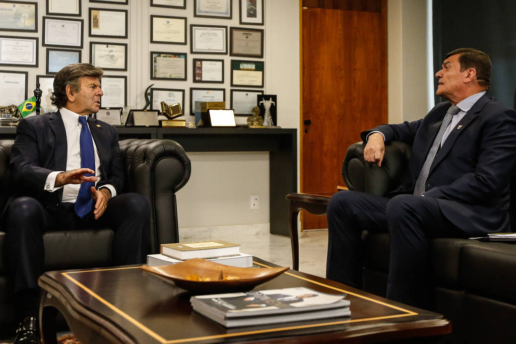 Defesa e TSE agem contra golpismo de Bolsonaro