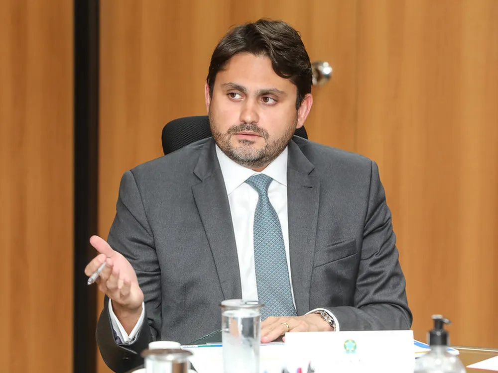 Presidente do PT pede a cabeça do Ministro das Comunicações