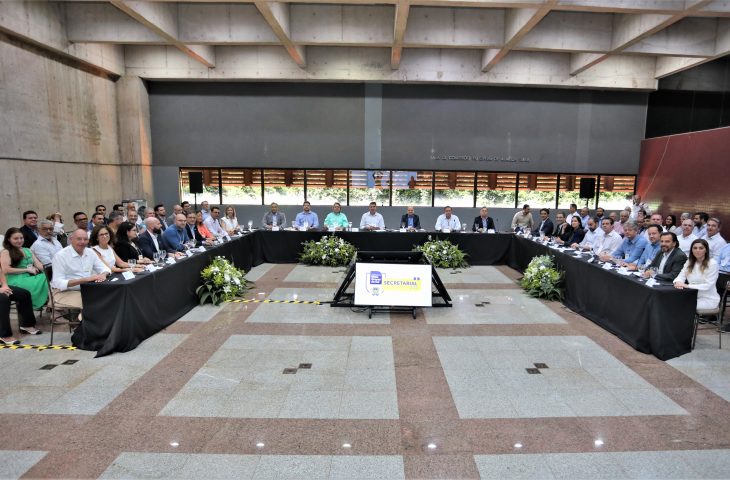 Riedel e Barbosinha apresentam os resultados positivos do primeiro ano de governo