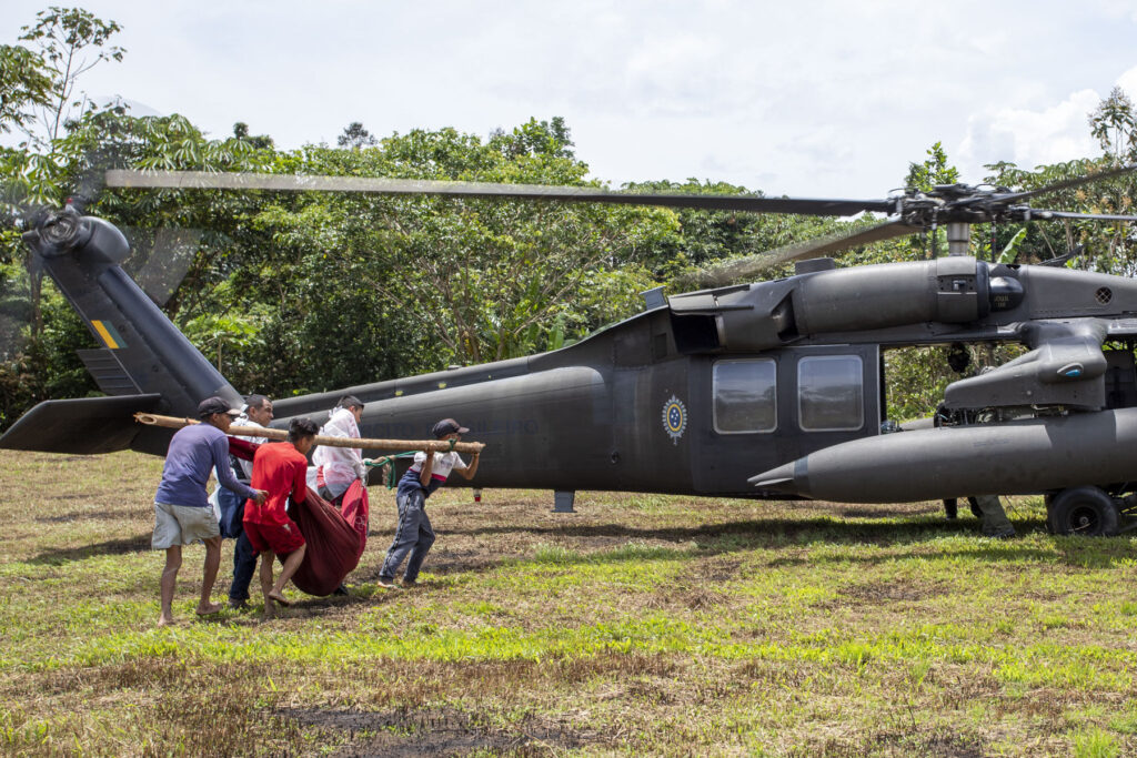 Garimpo engole malocas, desloca aldeias e helicópteros de emergência ampliam resgates de yanomamis