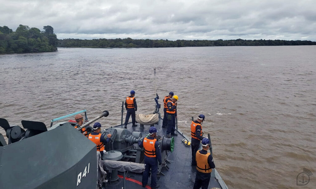 Garimpo engole malocas, desloca aldeias e helicópteros de emergência ampliam resgates de yanomamis