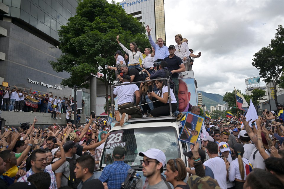 União Europeia não reconhece resultado da eleição presidencial na