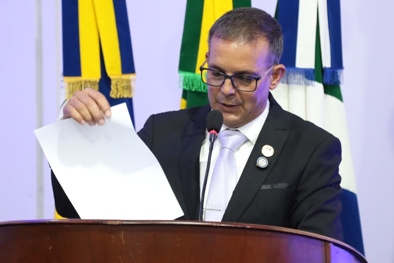 De zona ela entende. De legislação, nem tanto. De zona ela entende. De legislação, nem tanto.