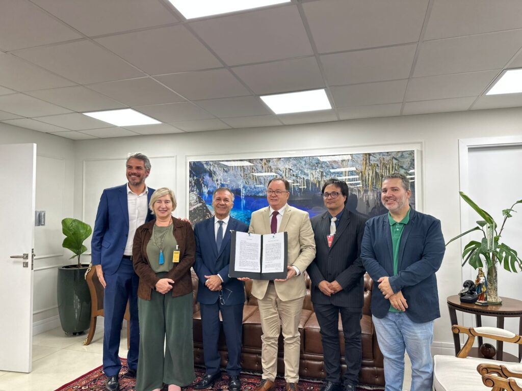 MS terá maior programa de regularização fundiária urbana em áreas da União com novo acordo do Lar Legal MS terá maior programa de regularização fundiária urbana em áreas da União com novo acordo do Lar Legal