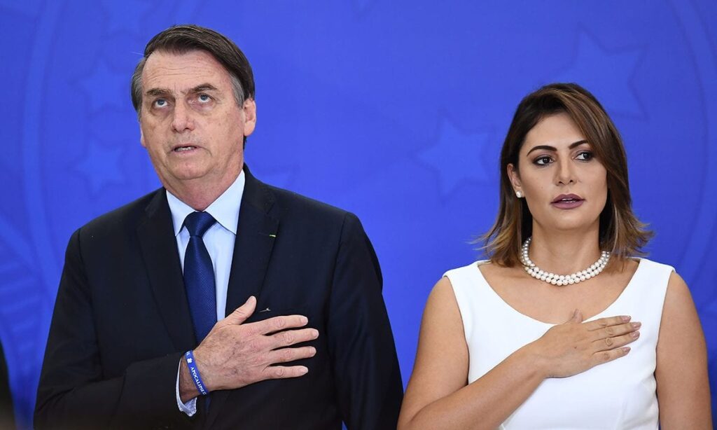 Boi, bíblia e bala: setores que deram sustentação ao governo Bolsonaro resistem à candidatura de Flávio ao Planalto Boi, bíblia e bala: setores que deram sustentação ao governo Bolsonaro resistem à candidatura de Flávio ao Planalto