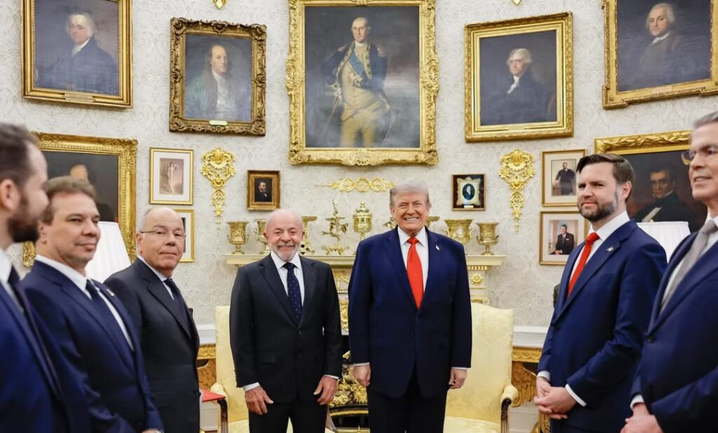 Lula e Trump se reúnem na Casa Branca por quase 3 horas, e entrevista é cancelada