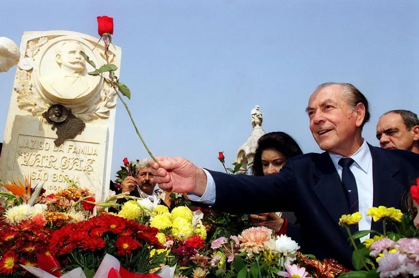 Morto há 20 anos, Brizola liderou resistência armada e evitou golpe militar em 1961 Morto há 20 anos, Brizola liderou resistência armada e evitou golpe militar em 1961