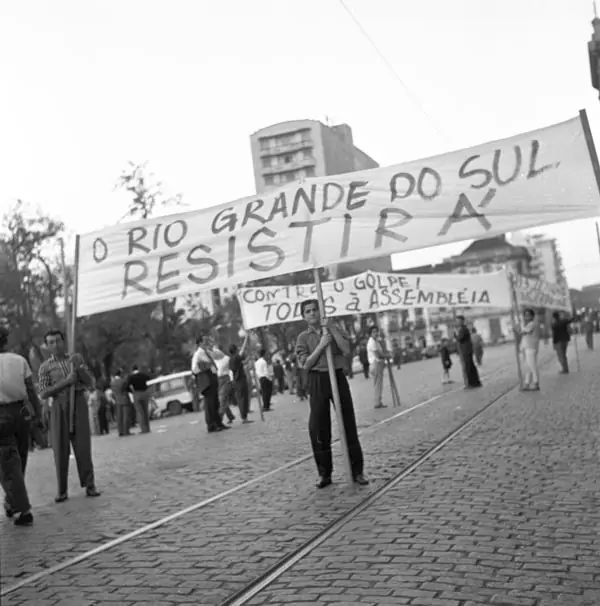 Morto há 20 anos, Brizola liderou resistência armada e evitou golpe militar em 1961 Morto há 20 anos, Brizola liderou resistência armada e evitou golpe militar em 1961