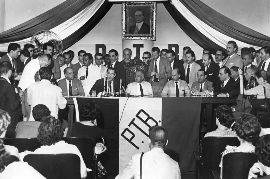 Morto há 20 anos, Brizola liderou resistência armada e evitou golpe militar em 1961 Morto há 20 anos, Brizola liderou resistência armada e evitou golpe militar em 1961