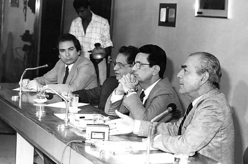 Morto há 20 anos, Brizola liderou resistência armada e evitou golpe militar em 1961 Morto há 20 anos, Brizola liderou resistência armada e evitou golpe militar em 1961
