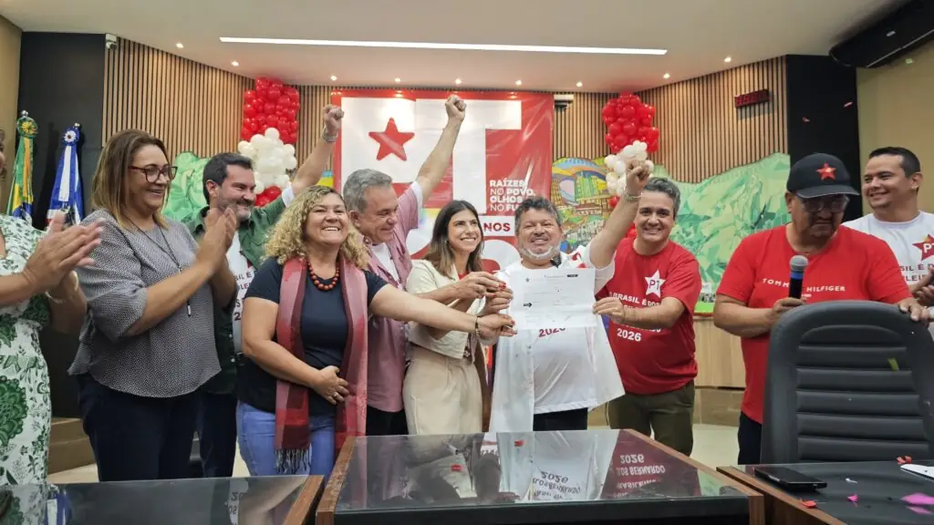 Carlos Bernardo pode ser a 'carta na manga' do PT para o governo do Estado Carlos Bernardo pode ser a 'carta na manga' do PT para o governo do Estado